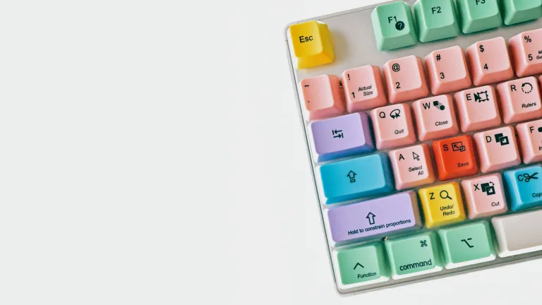 Tastatur mit bunten Tasten