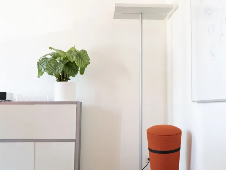 Meetingraum Bodoni mit Whiteboard