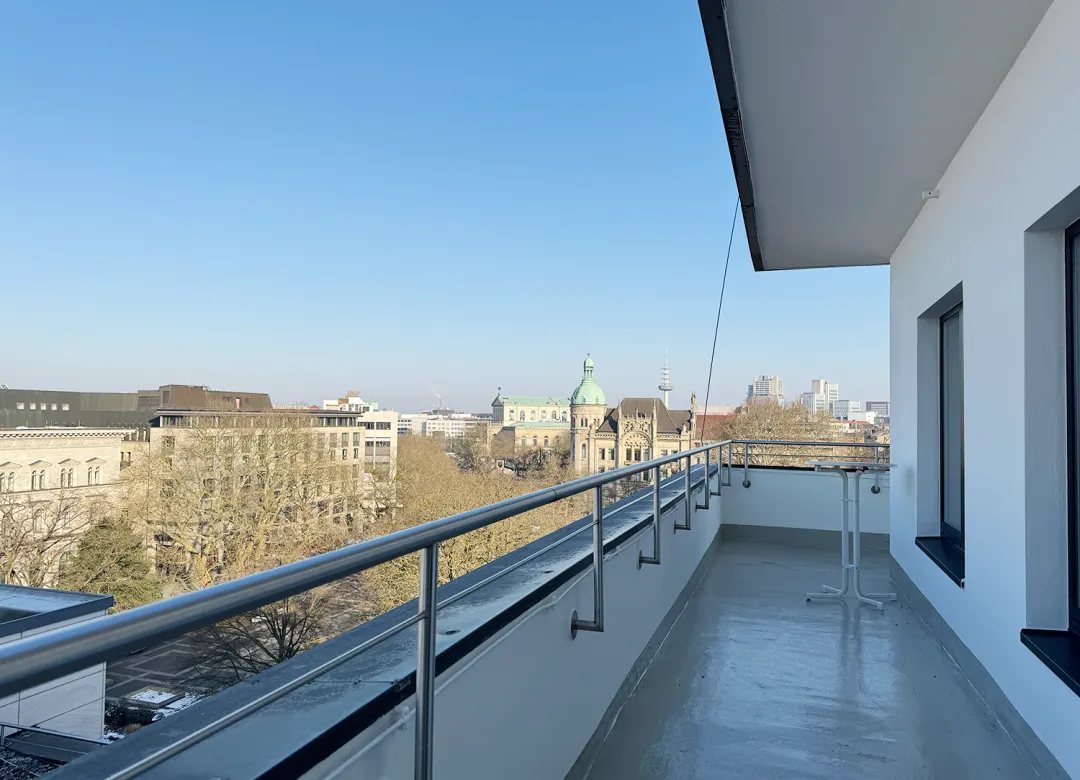 Sergeant Hannover Office Balcony